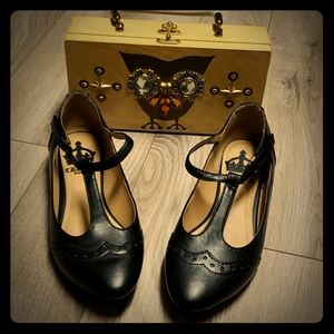 Crown Vintage t strap flats